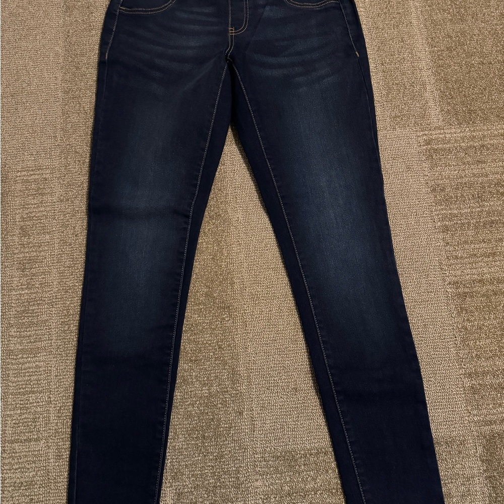 SO Blue Pull-on Mid-Rise Skinny Jeans with Subtle Fading